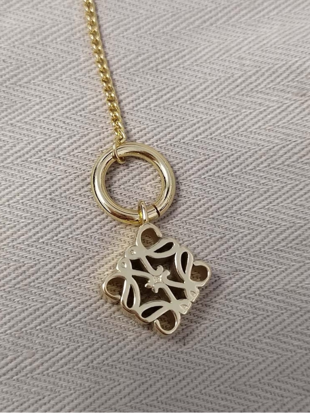 Loewe Gold Anagram Toggle Necklace - Gold - Picture 6 of 7